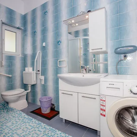 Ferien Haus Mit Bestway-pool,parking,garten ,grill,3 Terrassen Feriehus Palit