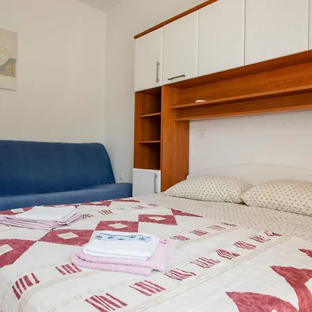 Ferien Haus Mit Bestway-pool,parking,garten ,grill,3 Terrassen Feriehus *