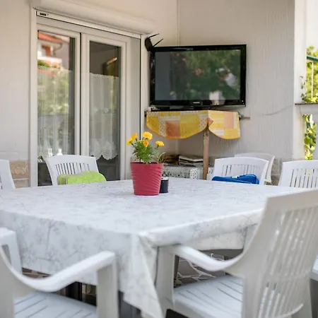 Ferien Haus Mit Bestway-pool,parking,garten ,grill,3 Terrassen