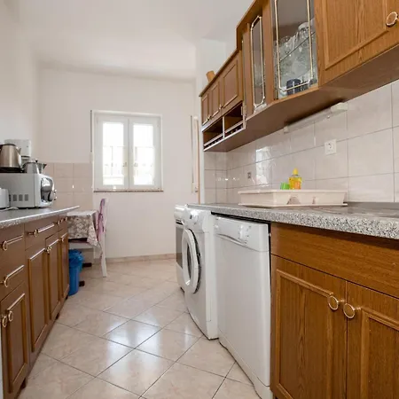 Ferien Haus Mit Bestway-pool,parking,garten ,grill,3 Terrassen Holiday home Palit