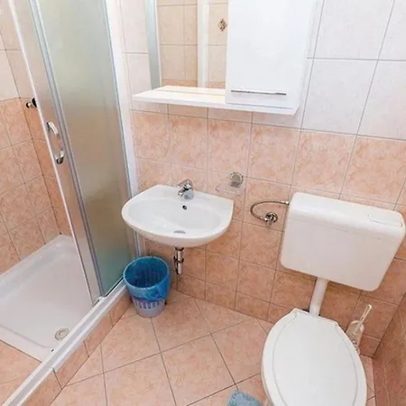 Holiday home Ferien Haus Mit Bestway-pool,parking,garten ,grill,3 Terrassen